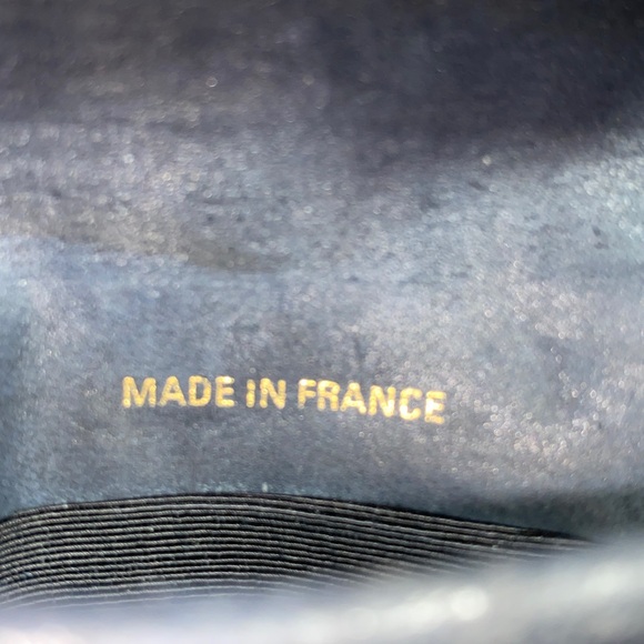 Authentic CHANEL Caviar Quilted CC Logo Wallet - Picture 10 of 16